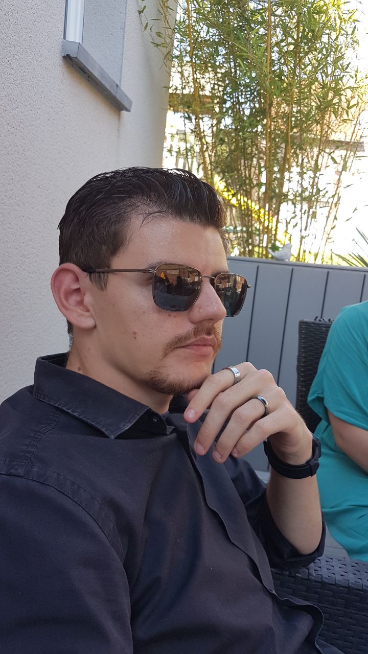 Profil de Djemel, 28 ans, Baise gay à Grächen