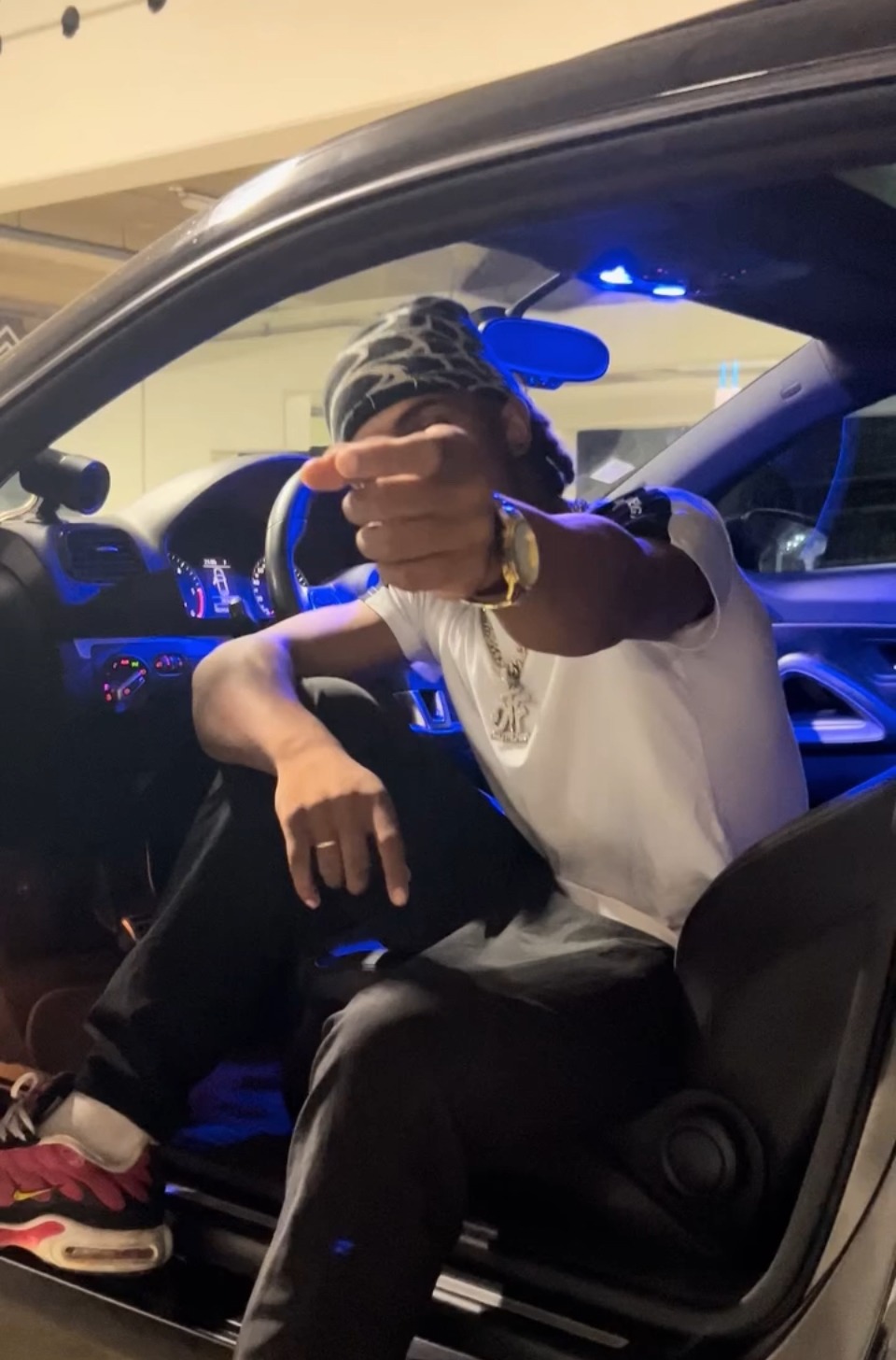 Profil de Riad, 20 ans, Baise gay à Turtmann