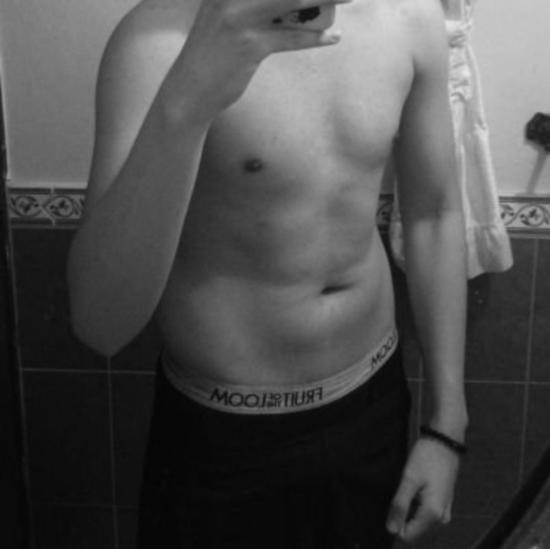 Profil de Auxence, 25 ans, Baise gay à Melide