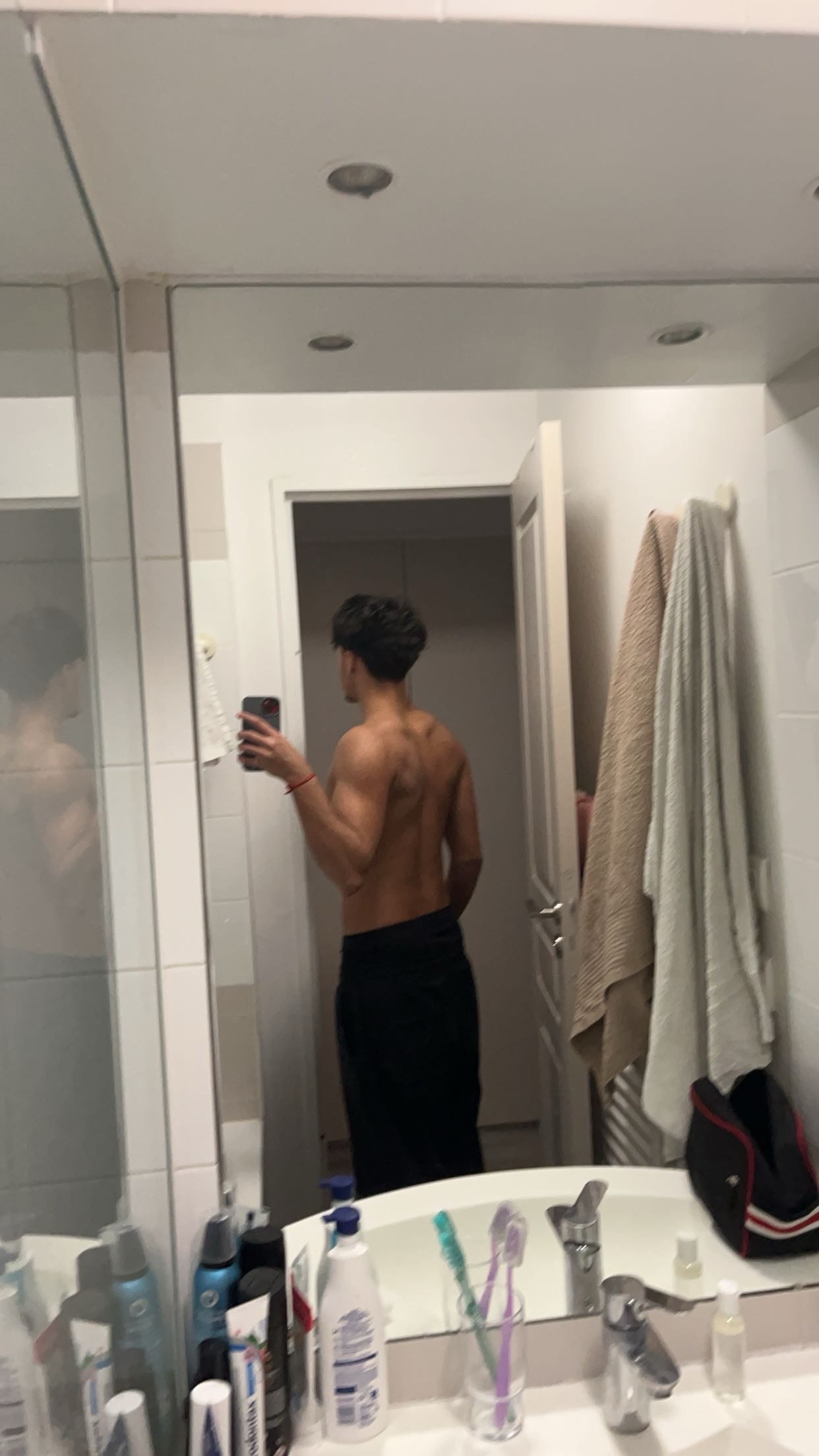 Profil de Djamal, 18 ans, Baise gay à Mürren