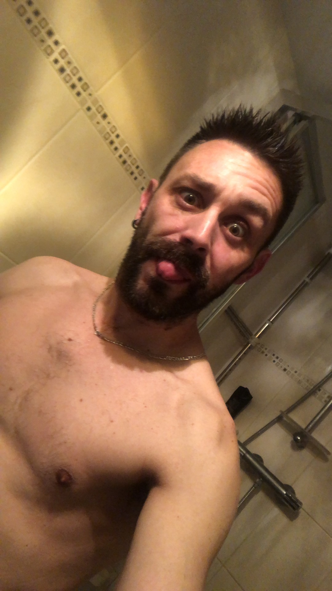 Profil de Enock, 45 ans, Baise gay à Farnern
