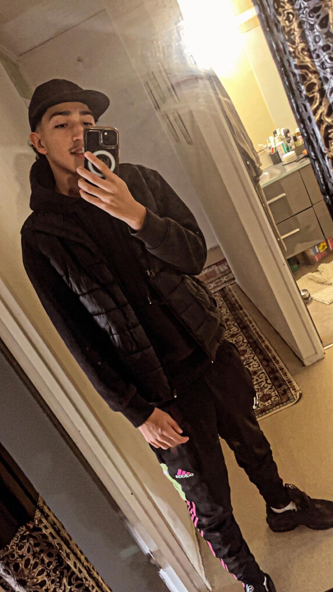Profil de Marino, 22 ans, Baise gay à Gadmen