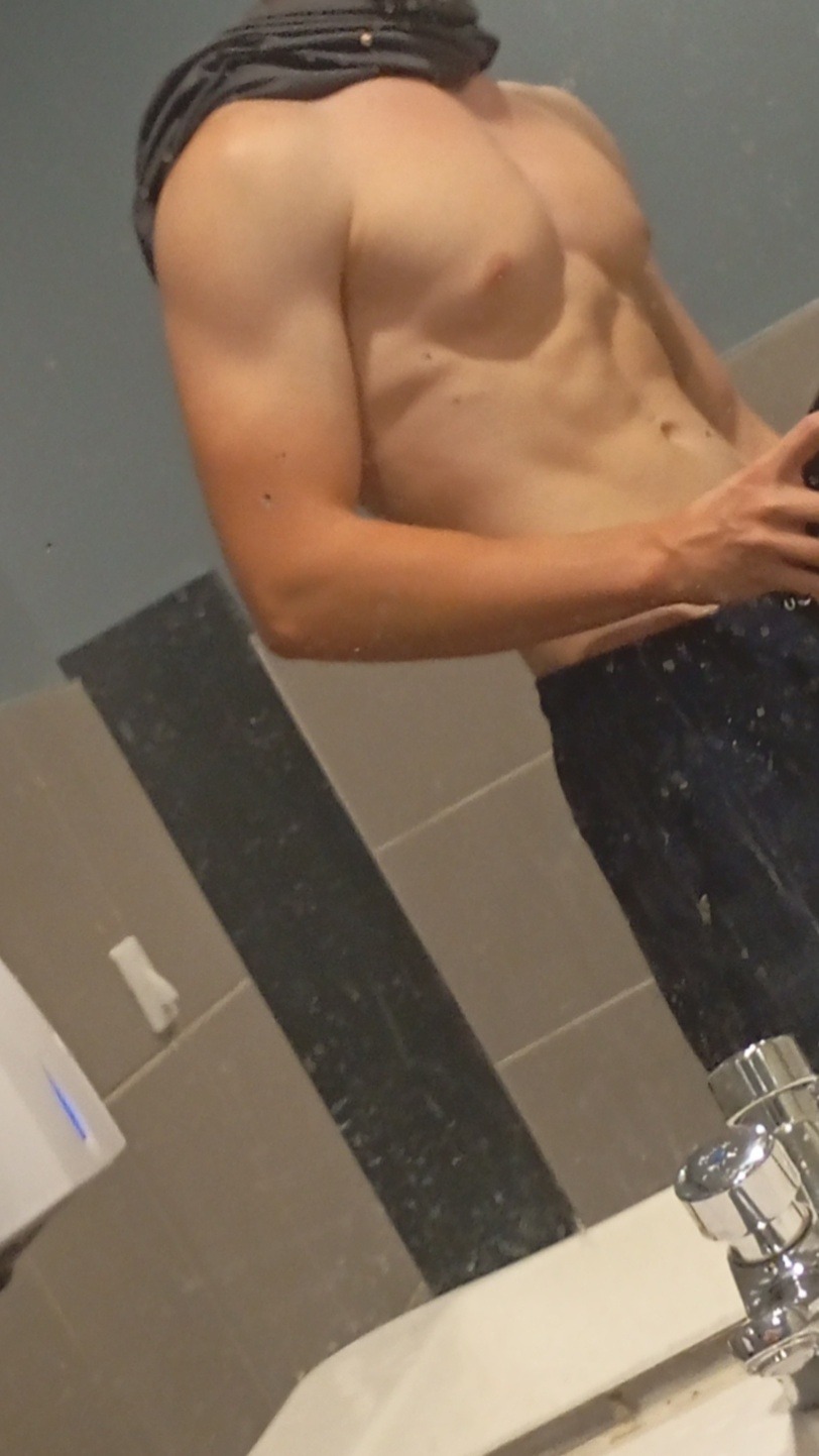 Profil de Josaphat, 20 ans, Baise gay à Treycovagnes
