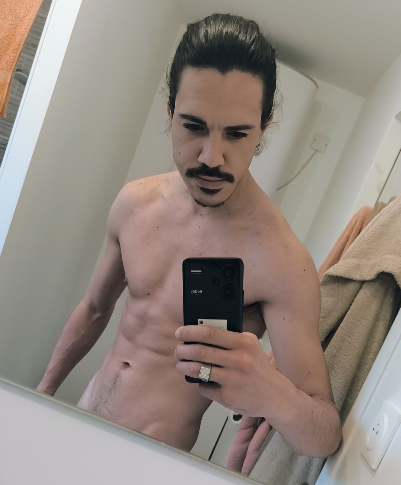 Profil de Farrell, 30 ans, Baise gay à Winden