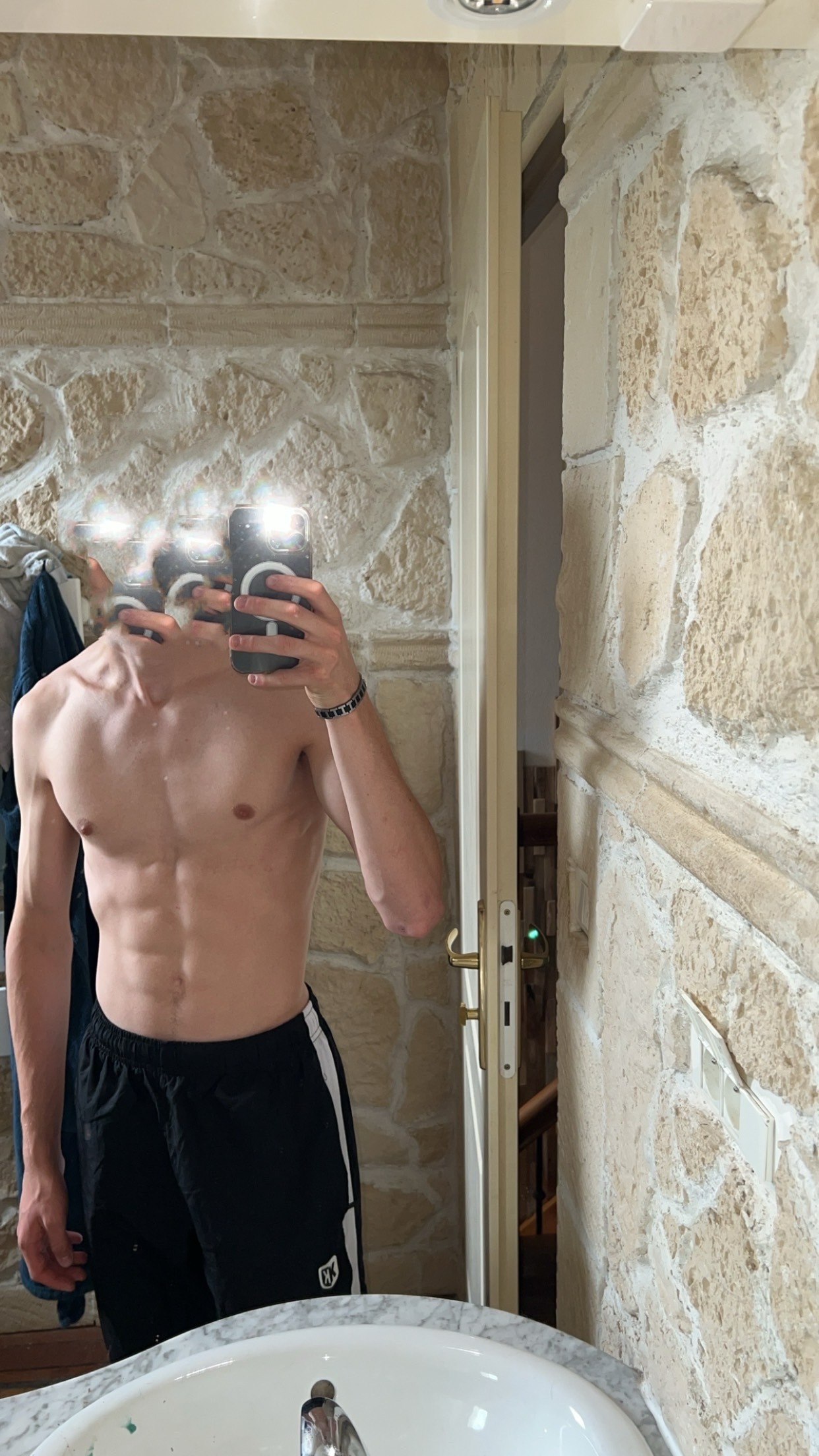 Profil de Akiva, 20 ans, Baise gay à Süderen