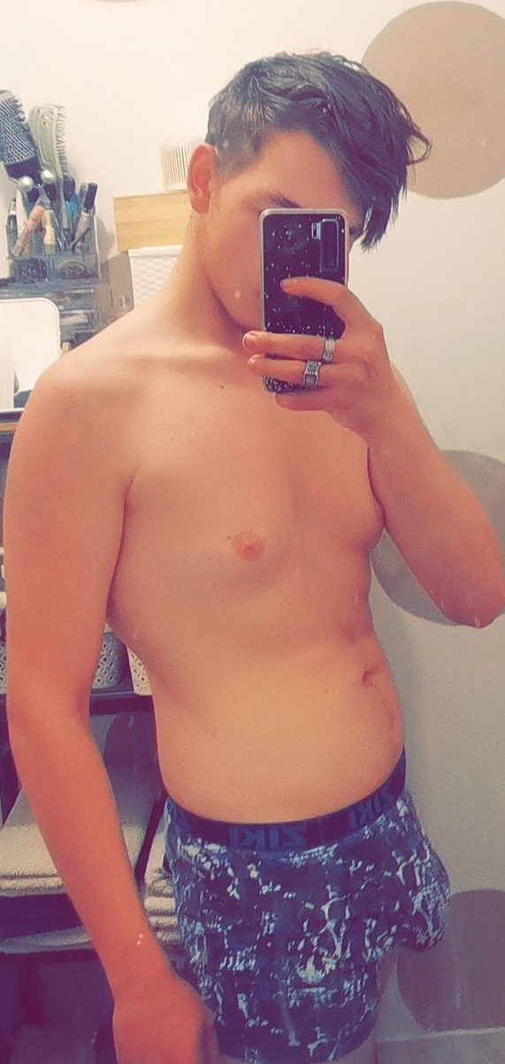 Profil de Reza, 20 ans, Baise gay à Jeuss