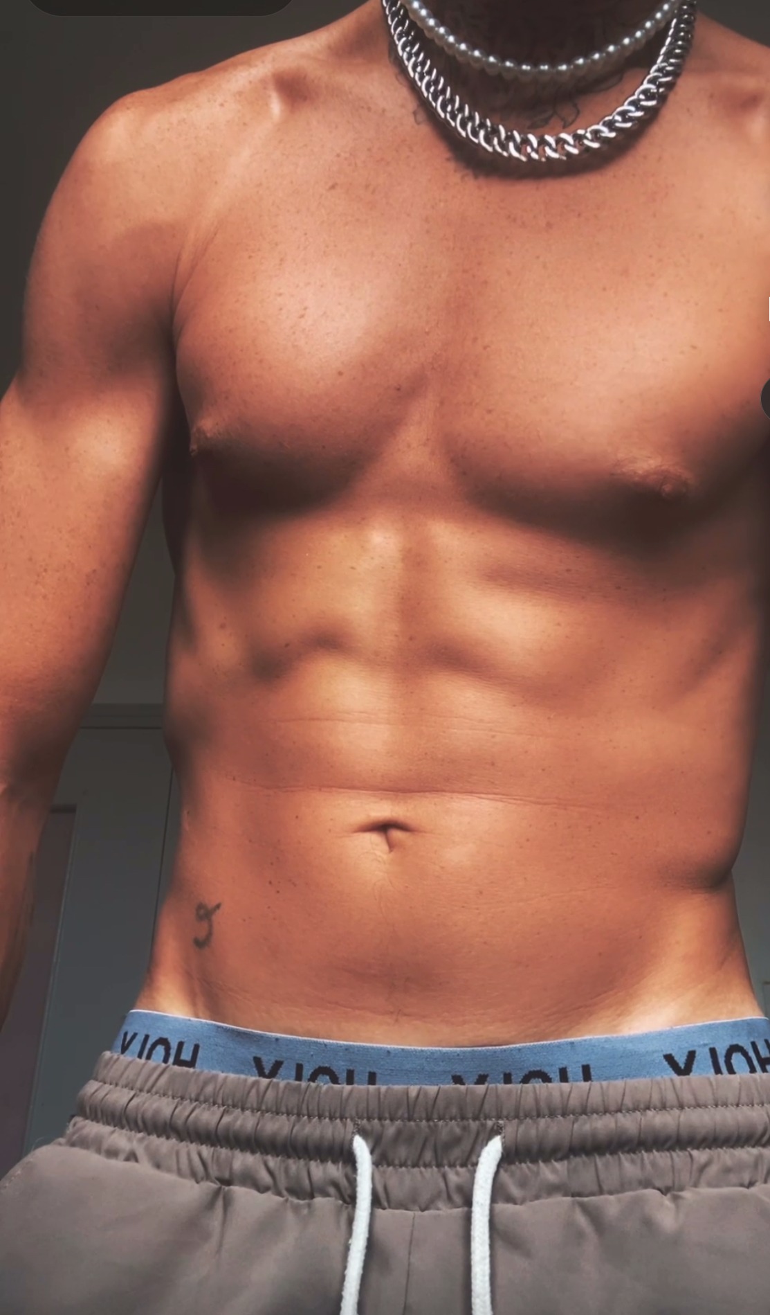 Profil de Edwyn, 34 ans, Baise gay à Lobsigen