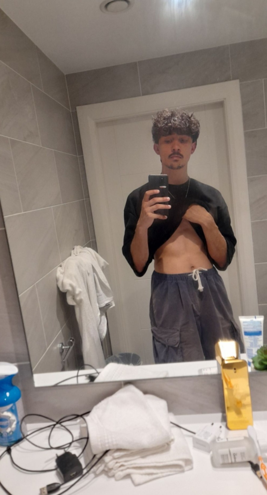 Profil de Senna, 21 ans, Baise gay à Gryon