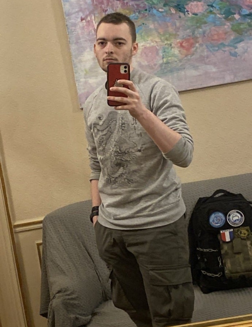 Profil de Mieceslaw, 21 ans, Baise gay à Riveo