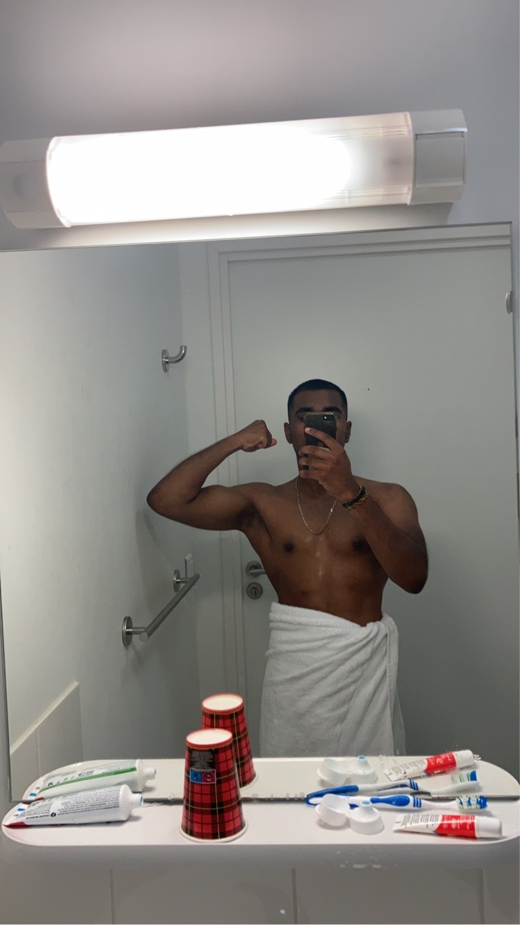 Profil de Henri-jean, 23 ans, Baise gay à Sassel