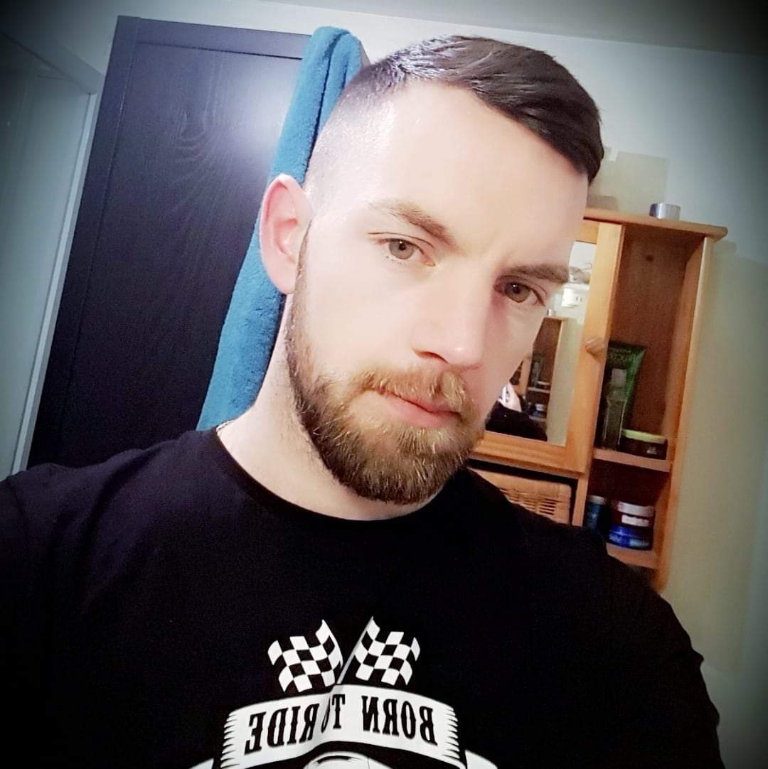 Profil de Iyed, 33 ans, Baise gay à Gletterens