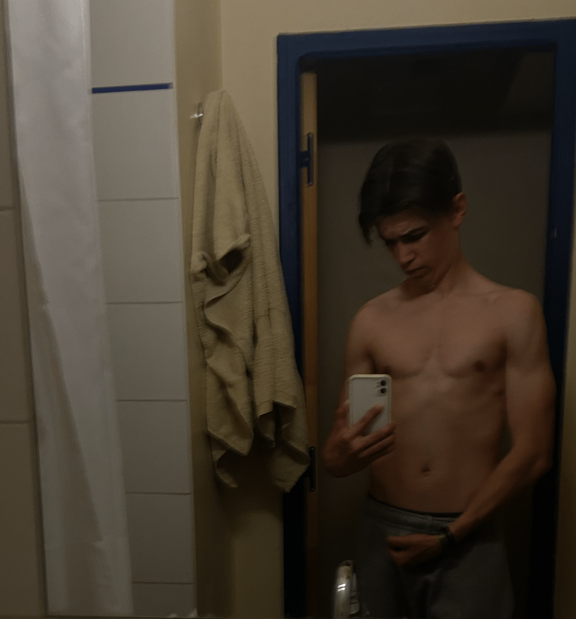 Profil de Aboulaye, 19 ans, Baise gay à Giez