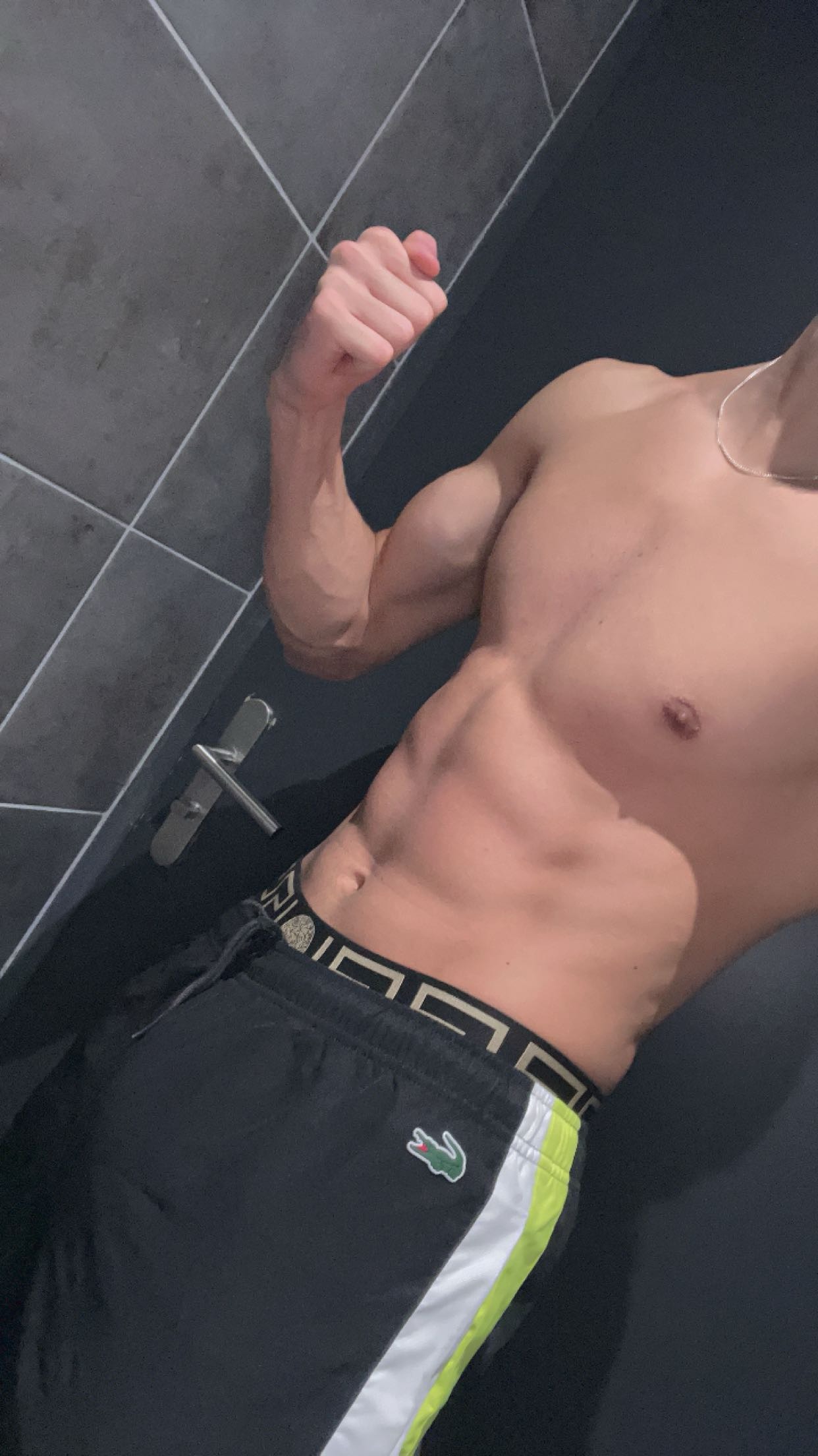 Profil de Hernan, 24 ans, Baise gay à Seewil