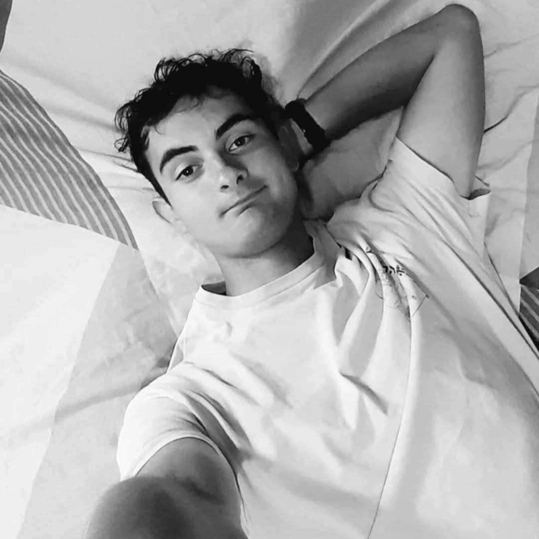Profil de Esdras, 22 ans, Baise gay à Künten