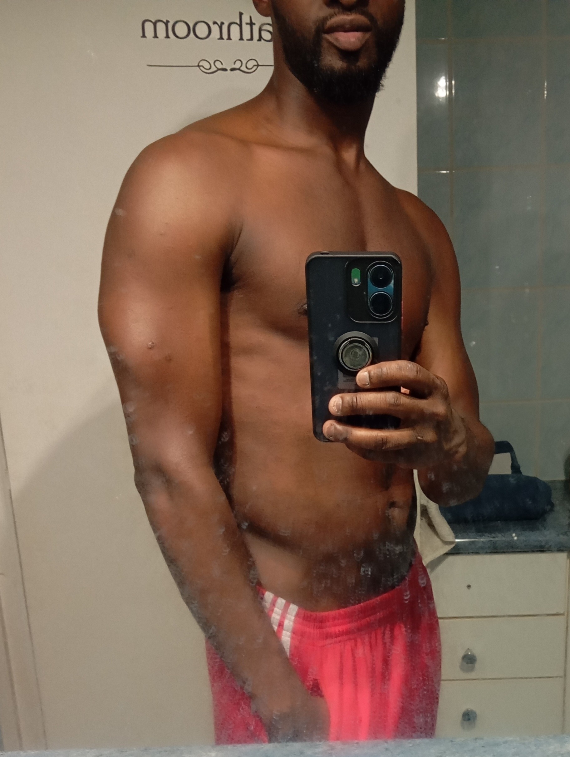 Profil de Niel, 29 ans, Baise gay à Villars-Epeney