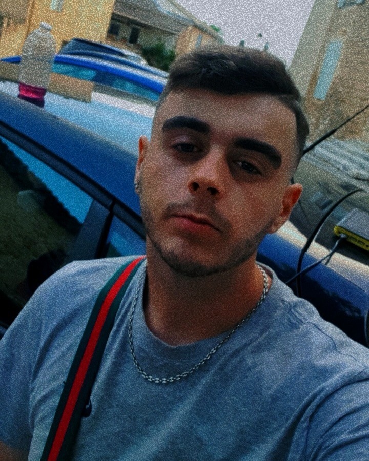 Profil de Eddine, 23 ans, Baise gay à Saillon
