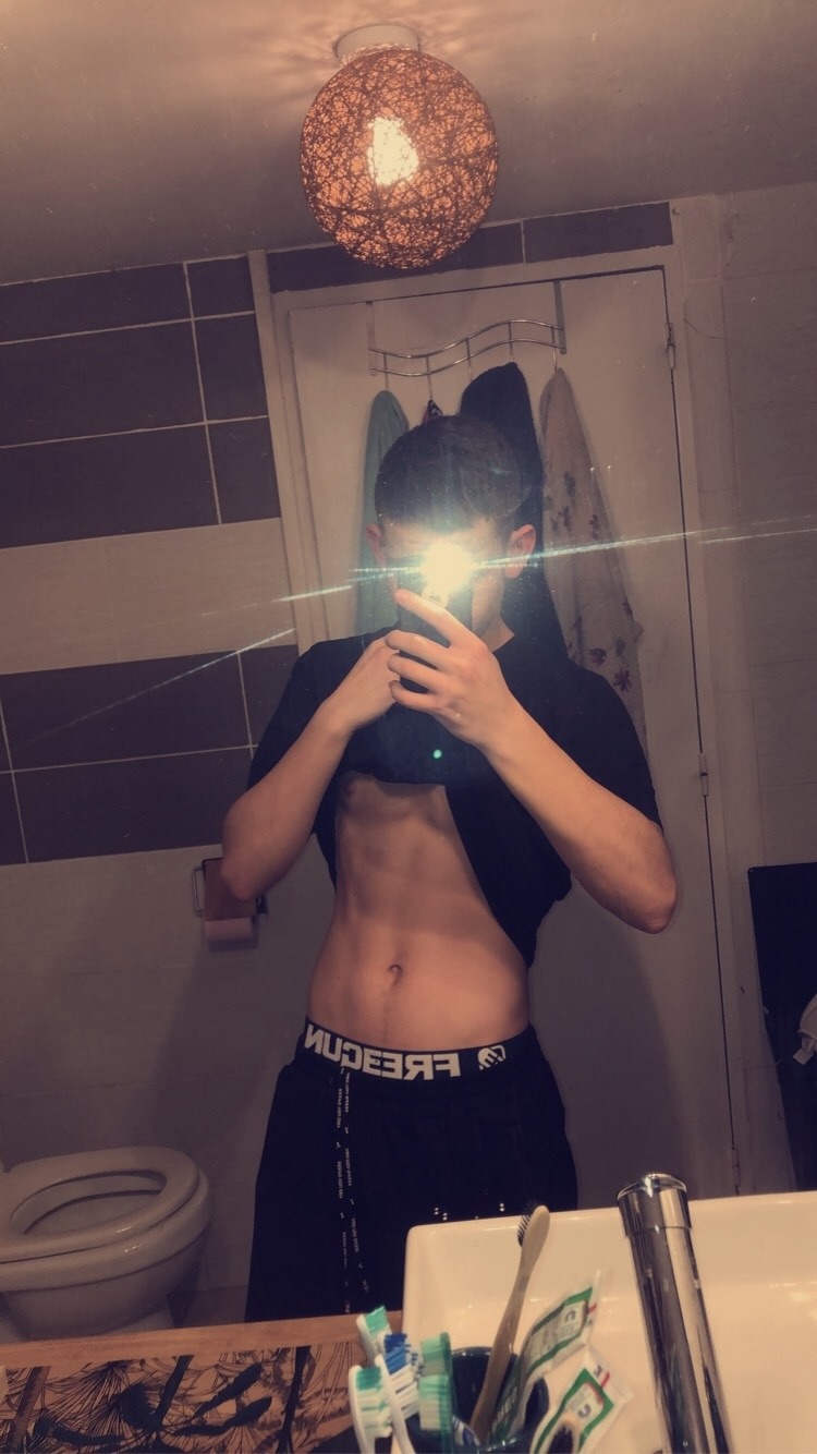 Profil de Marc-jean, 18 ans, Baise gay à Anet