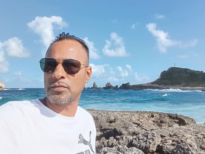 Profil de Estebann, 46 ans, Baise gay à Krummenau