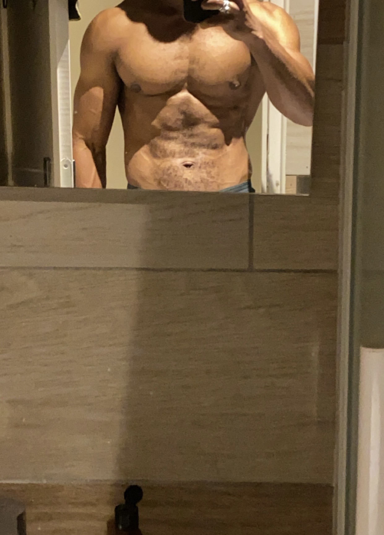 Profil de Novan, 25 ans, Baise gay à Chernex