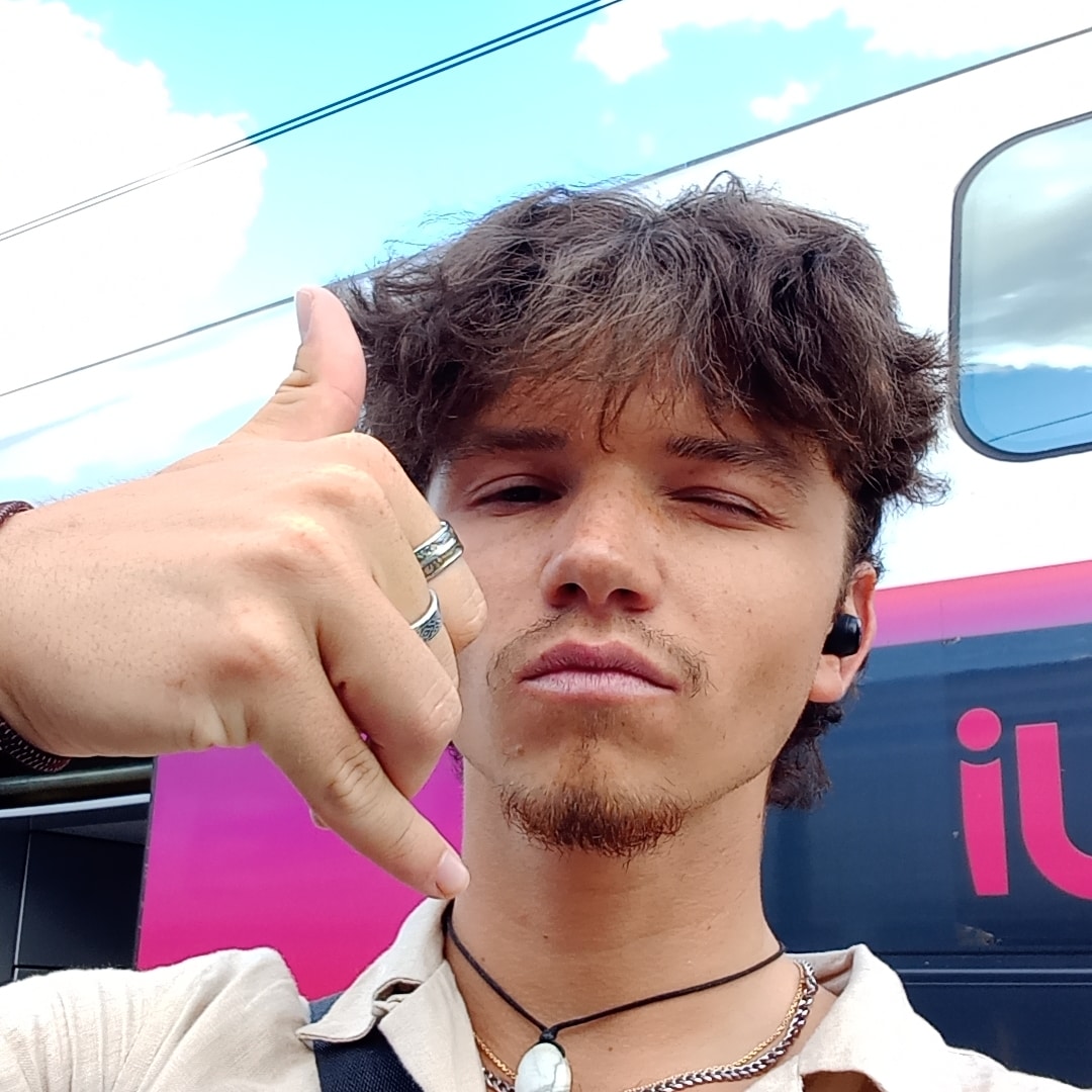 Profil de Moad, 22 ans, Baise gay à Fleurier