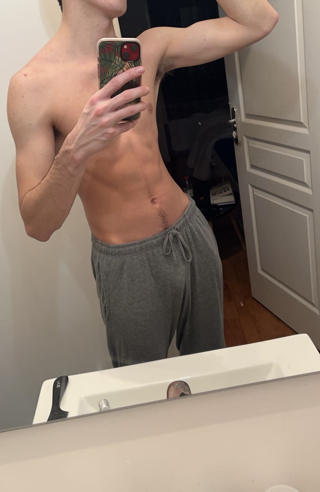 Profil de Iosif, 24 ans, Baise gay à Charrat