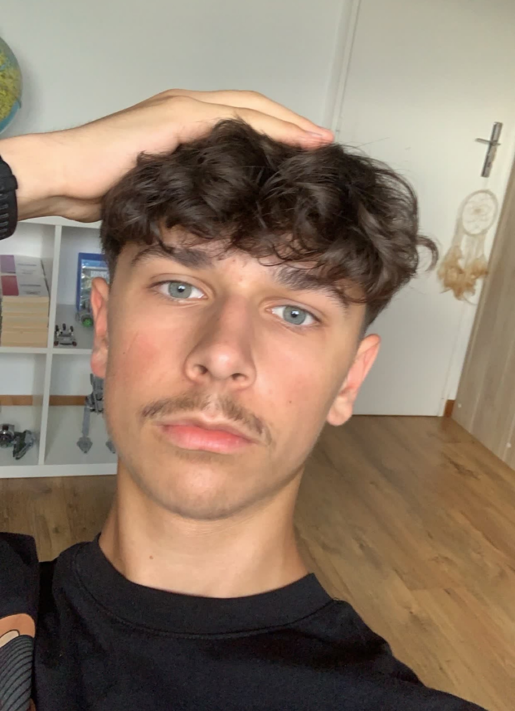 Profil de Afonso, 19 ans, Baise gay à Murzelen