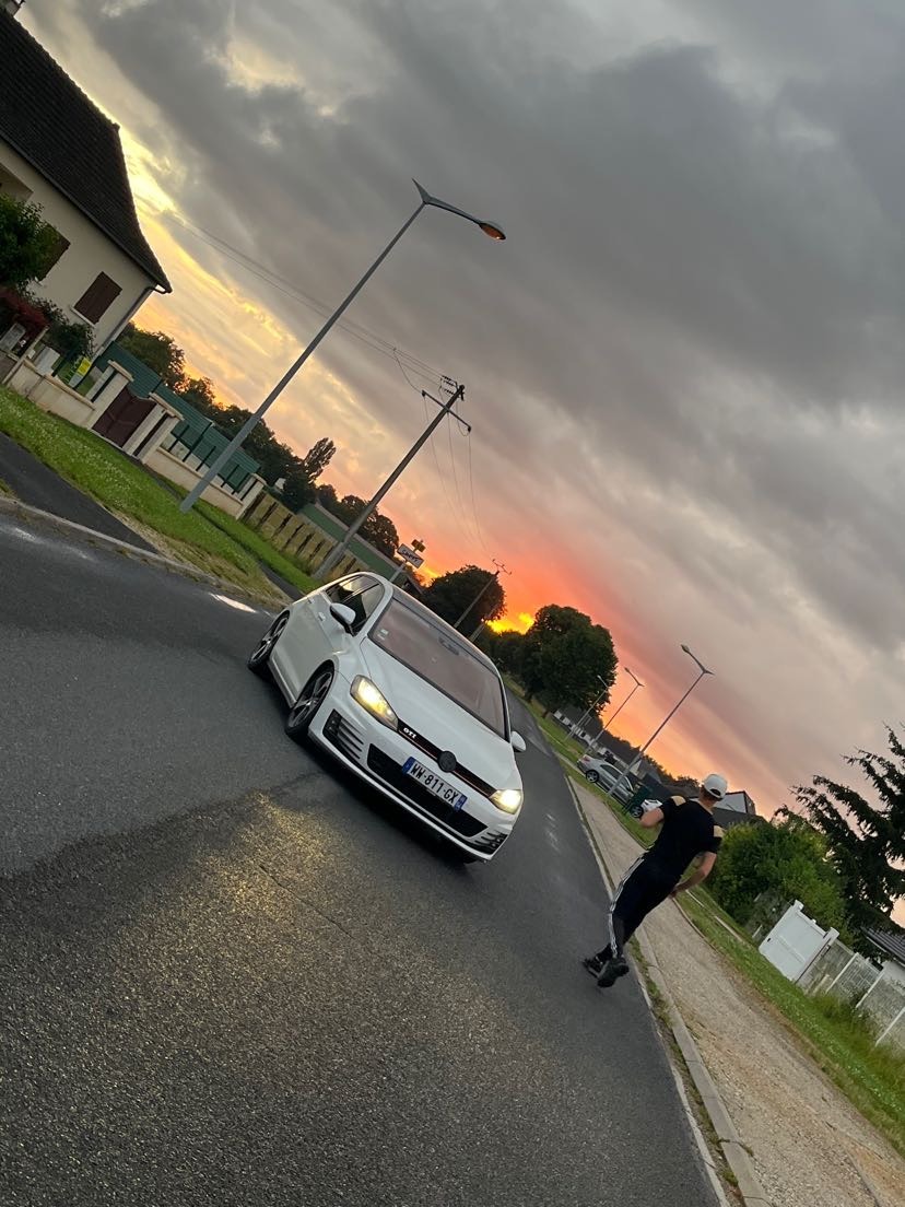 Profil de Emylien, 23 ans, Baise gay à Stein am Rhein