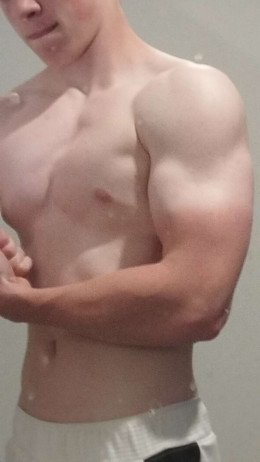 Profil de Omrane, 19 ans, Baise gay à Ernen