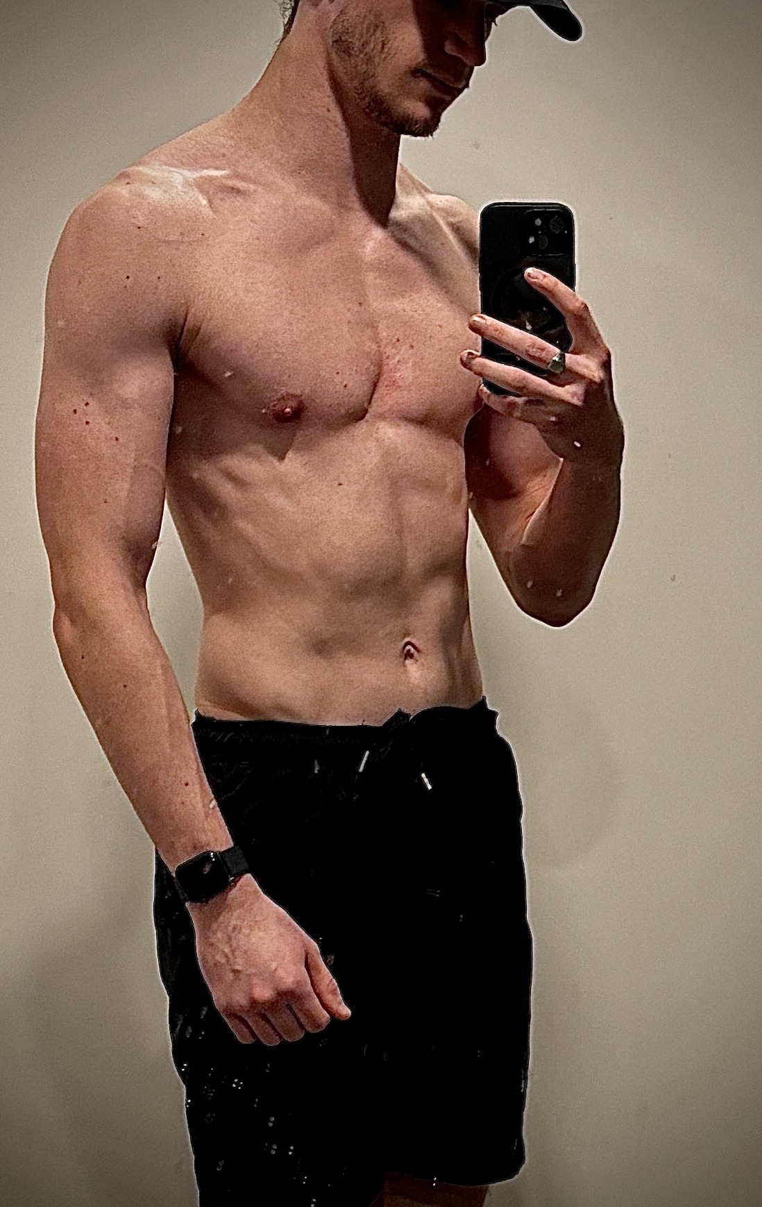 Profil de Toufik, 25 ans, Baise gay à Monnaz
