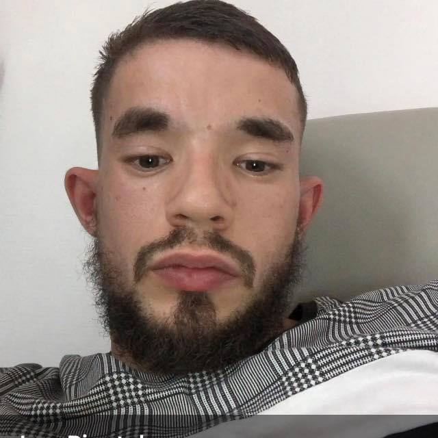 Profil de Awais, 29 ans, Baise gay à Pohlern