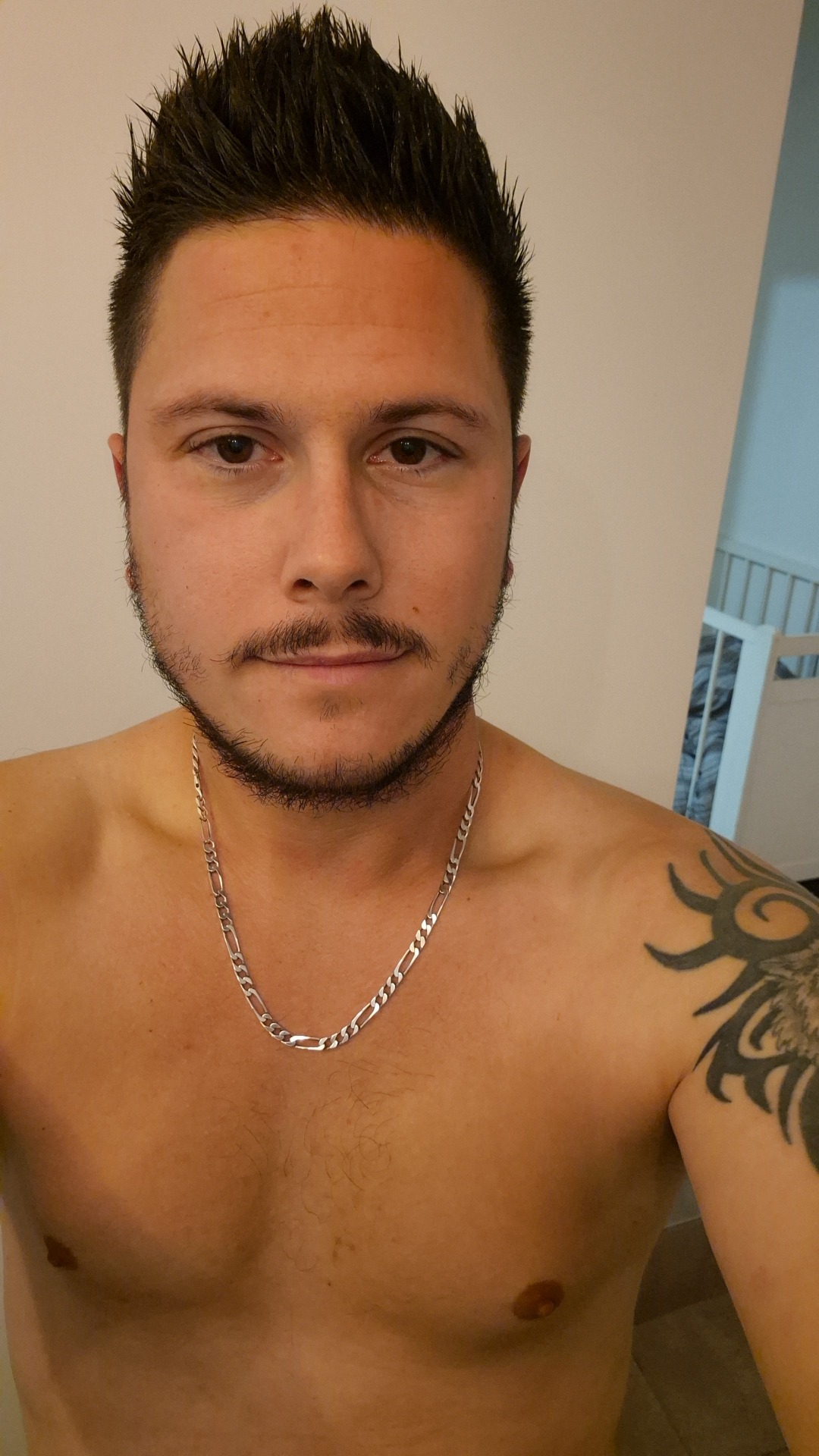 Profil de Karol, 32 ans, Baise gay à Rüedisbach