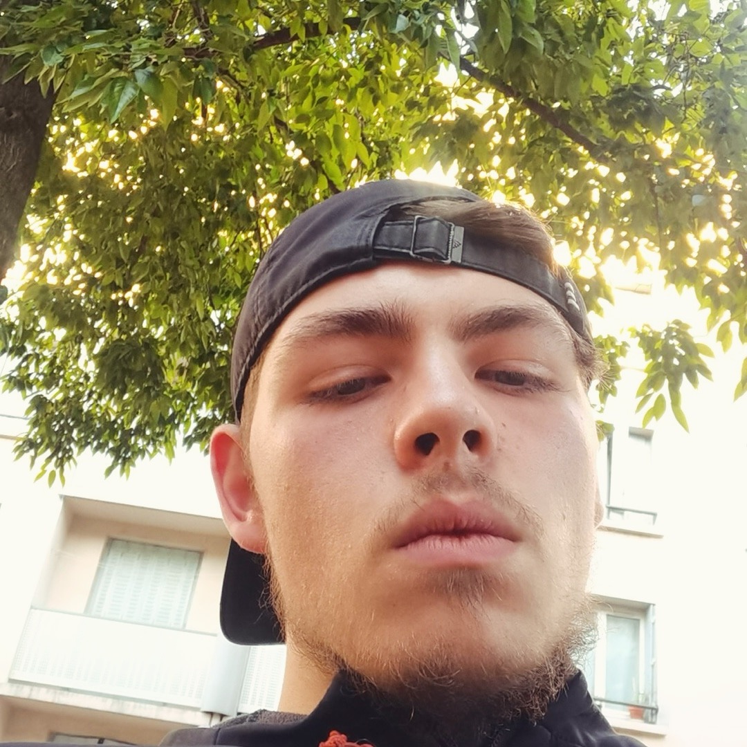 Profil de Divi, 20 ans, Baise gay à Rueyres-Treyfayes