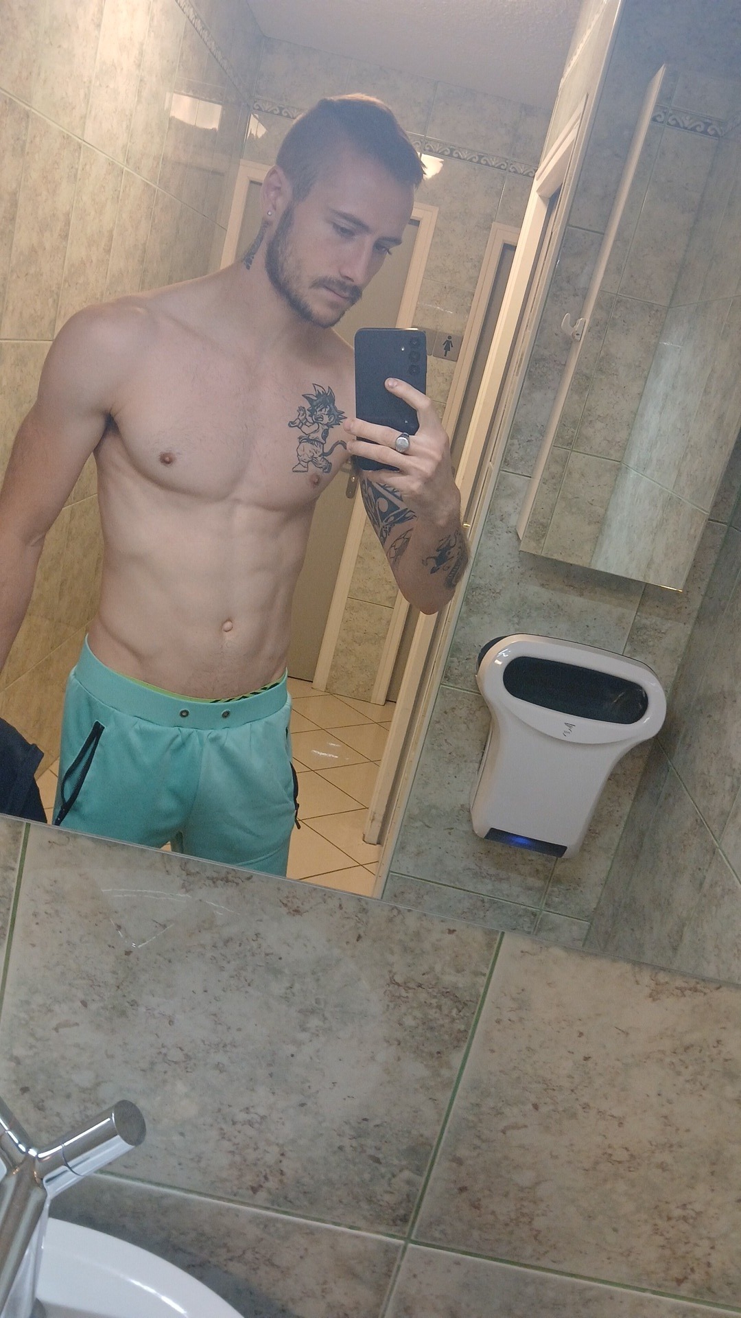 Profil de Aboudramane, 26 ans, Baise gay à Assens